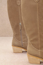Alessia Boot in Taupe