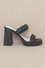 Zenda Heel in Black