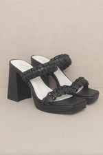 Zenda Heel in Black