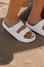 Matisse: Llani Sandal in White